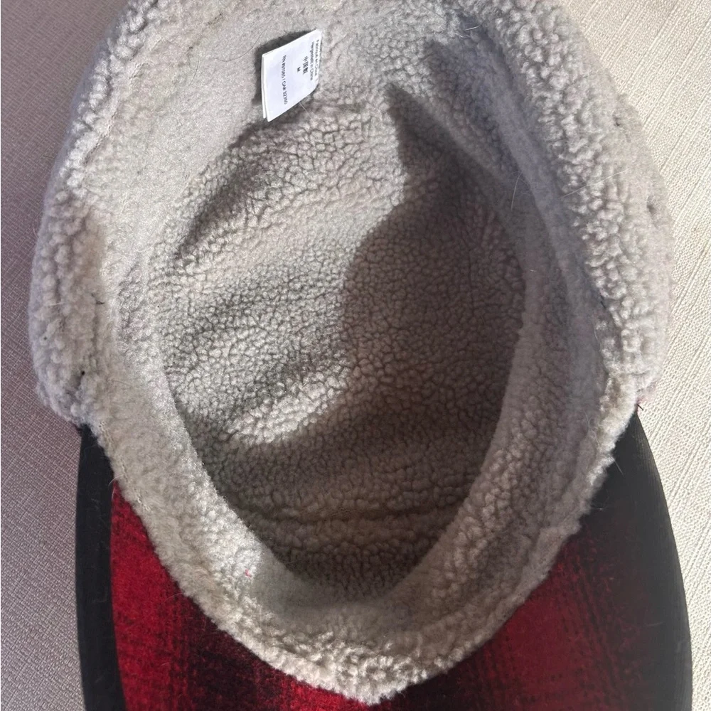 NWOT Outdoor Research Red and Black Women's Yukon Hat